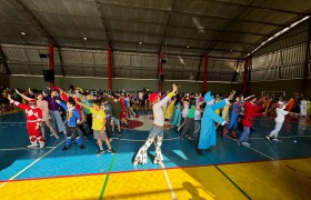 Universo Geek na Escola Múltipla! 🎮🦸‍♀️